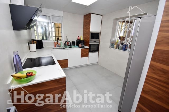 5 bedroom Villa for sale in Onda with pool garage - € 275,000 (Ref: 10078460)