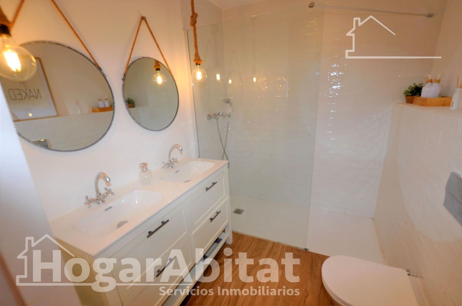 Adosado de 3 habitaciones en San Antonio de Benagéber en venta con piscina garaje - 399.999 € (Ref: 10081337)