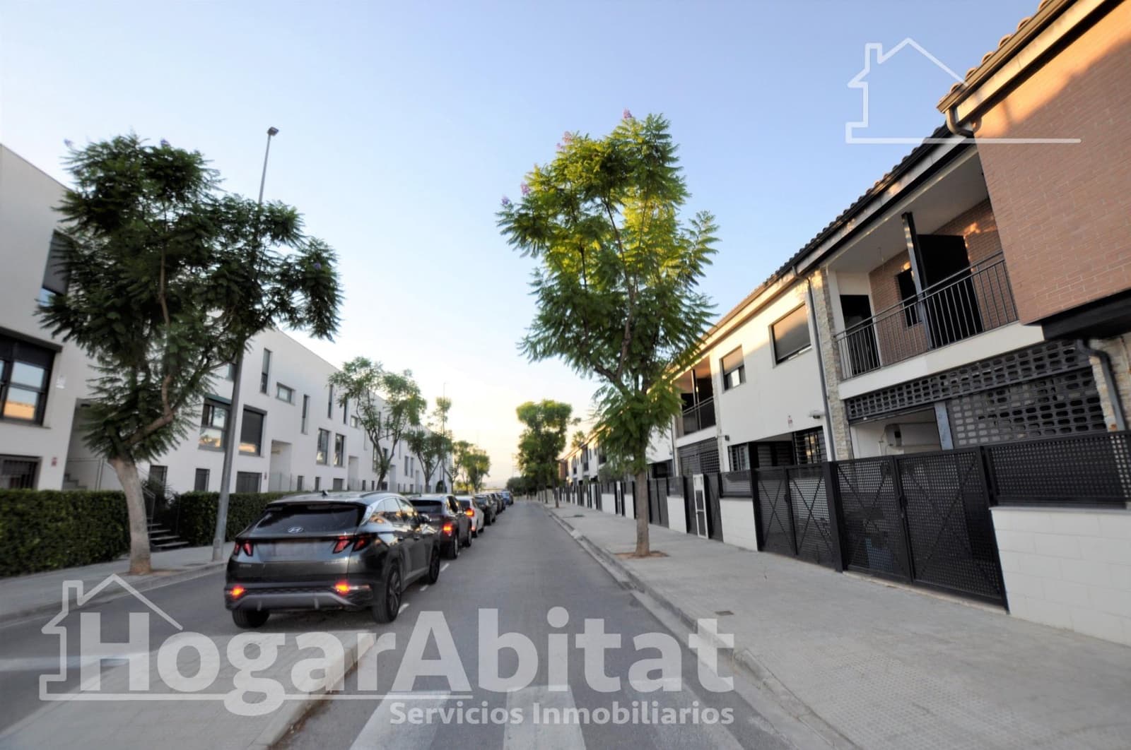 Adosado de 3 habitaciones en San Antonio de Benagéber en venta con piscina garaje - 399.999 € (Ref: 10081337)