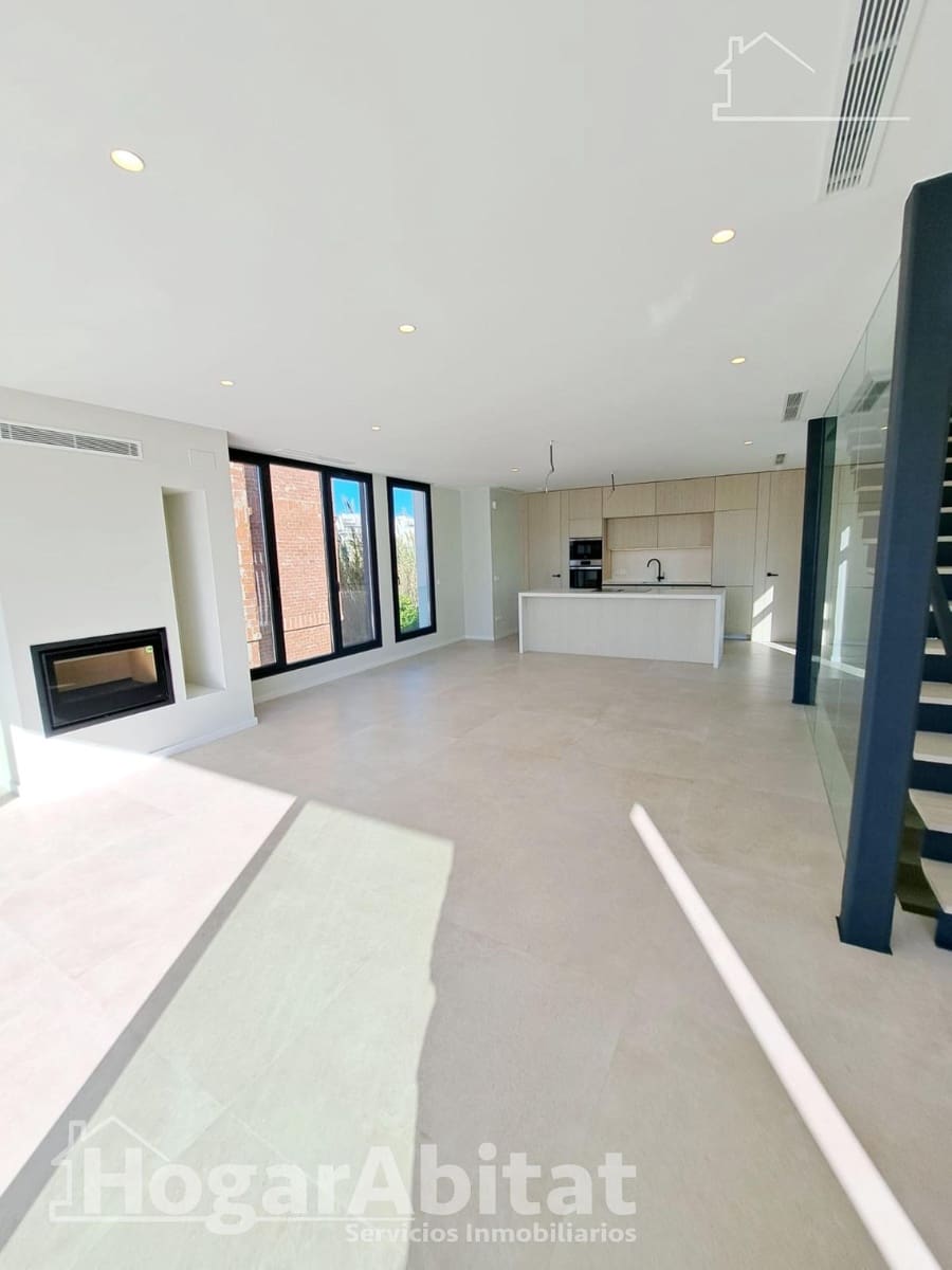 Chalet de 2 habitaciones en Oliva en venta con piscina garaje - 895.000 € (Ref: 10086271)