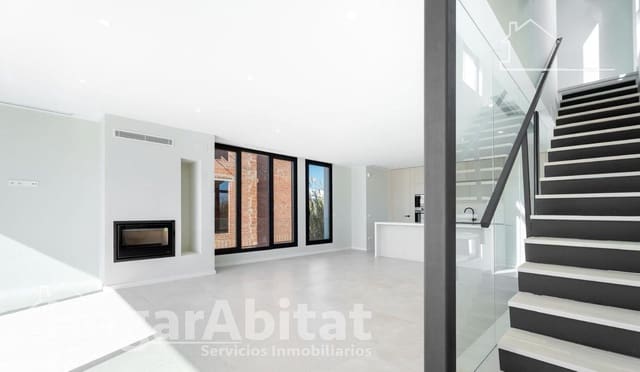 Chalet de 2 habitaciones en Oliva en venta con piscina garaje - 895.000 € (Ref: 10086271)