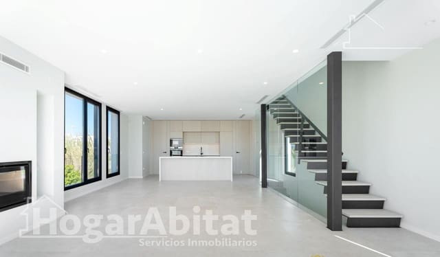 Chalet de 2 habitaciones en Oliva en venta con piscina garaje - 895.000 € (Ref: 10086271)