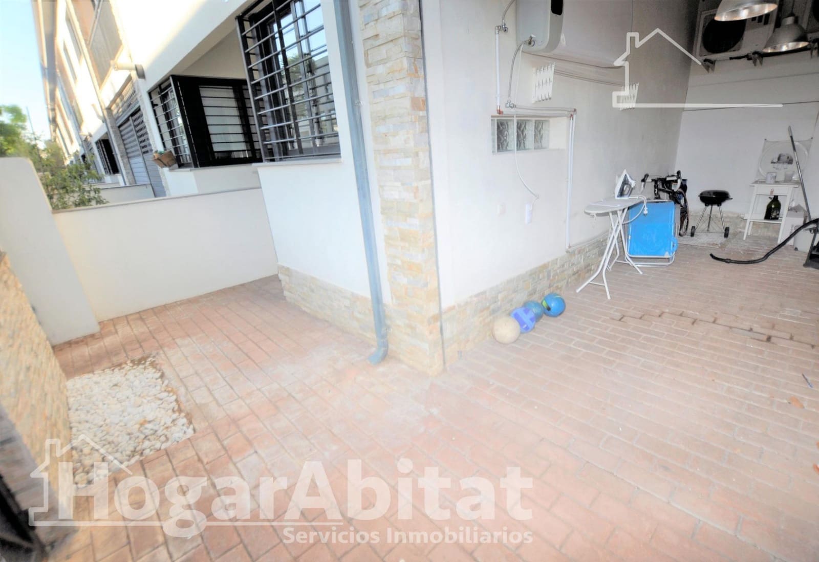 3 slaapkamer Rijtjeshuis te koop in San Antonio de Benageber met zwembad garage - € 399.999 (Ref: 10086272)