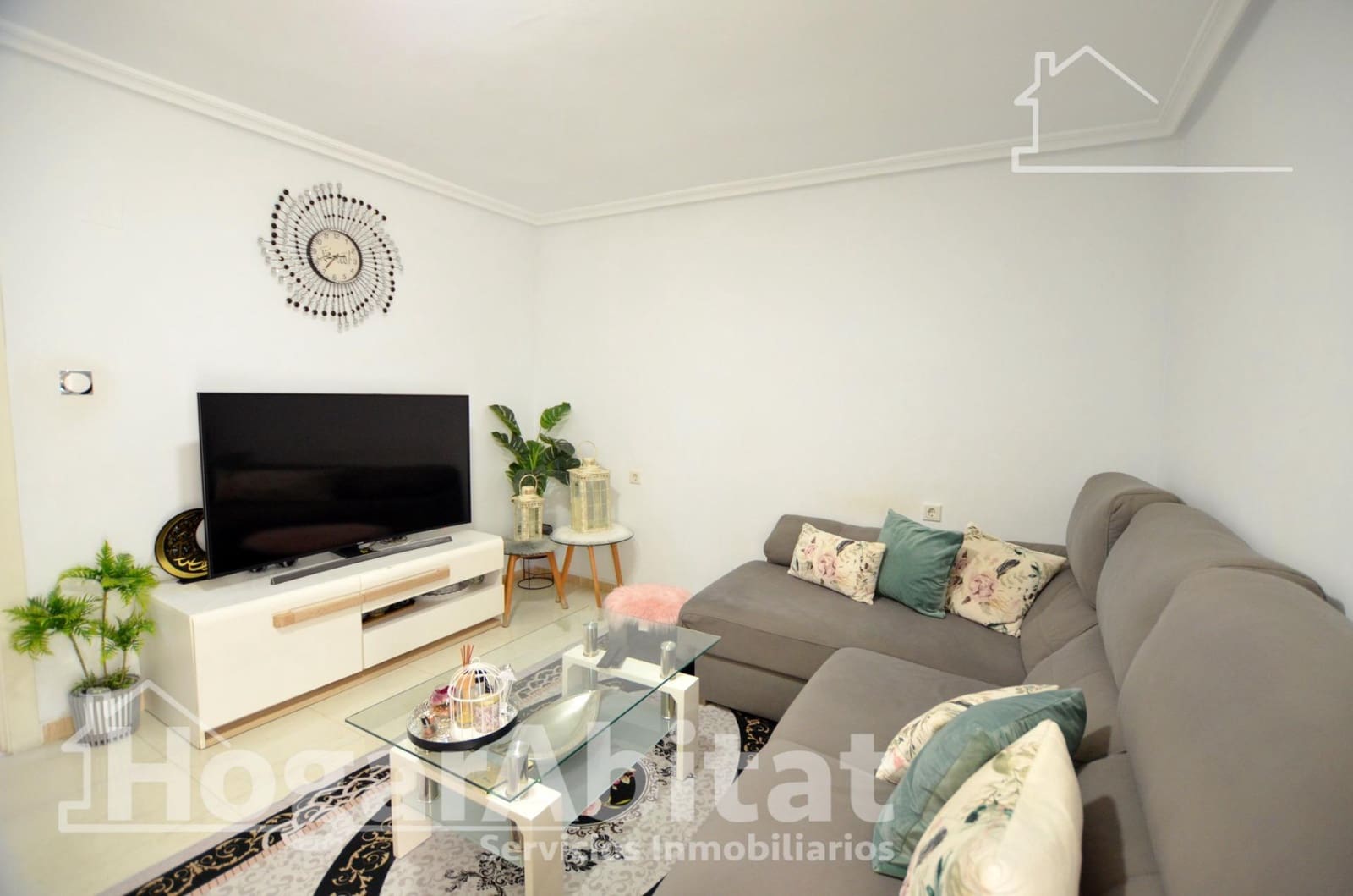 4 bedroom Flat for sale in Alicante / Alacant city - € 160,000 (Ref: 10086277)