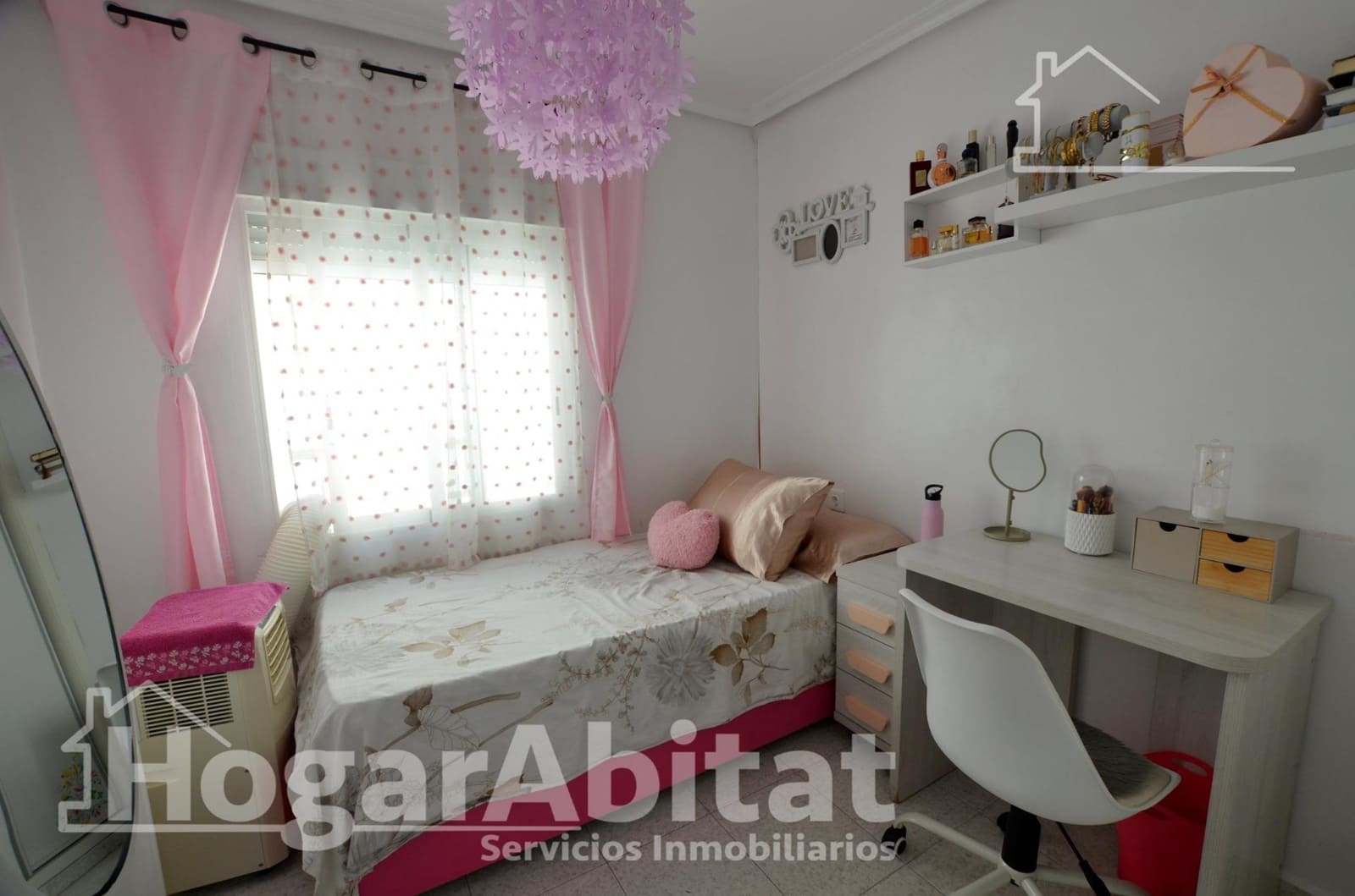 4 bedroom Flat for sale in Alicante / Alacant city - € 160,000 (Ref: 10086277)