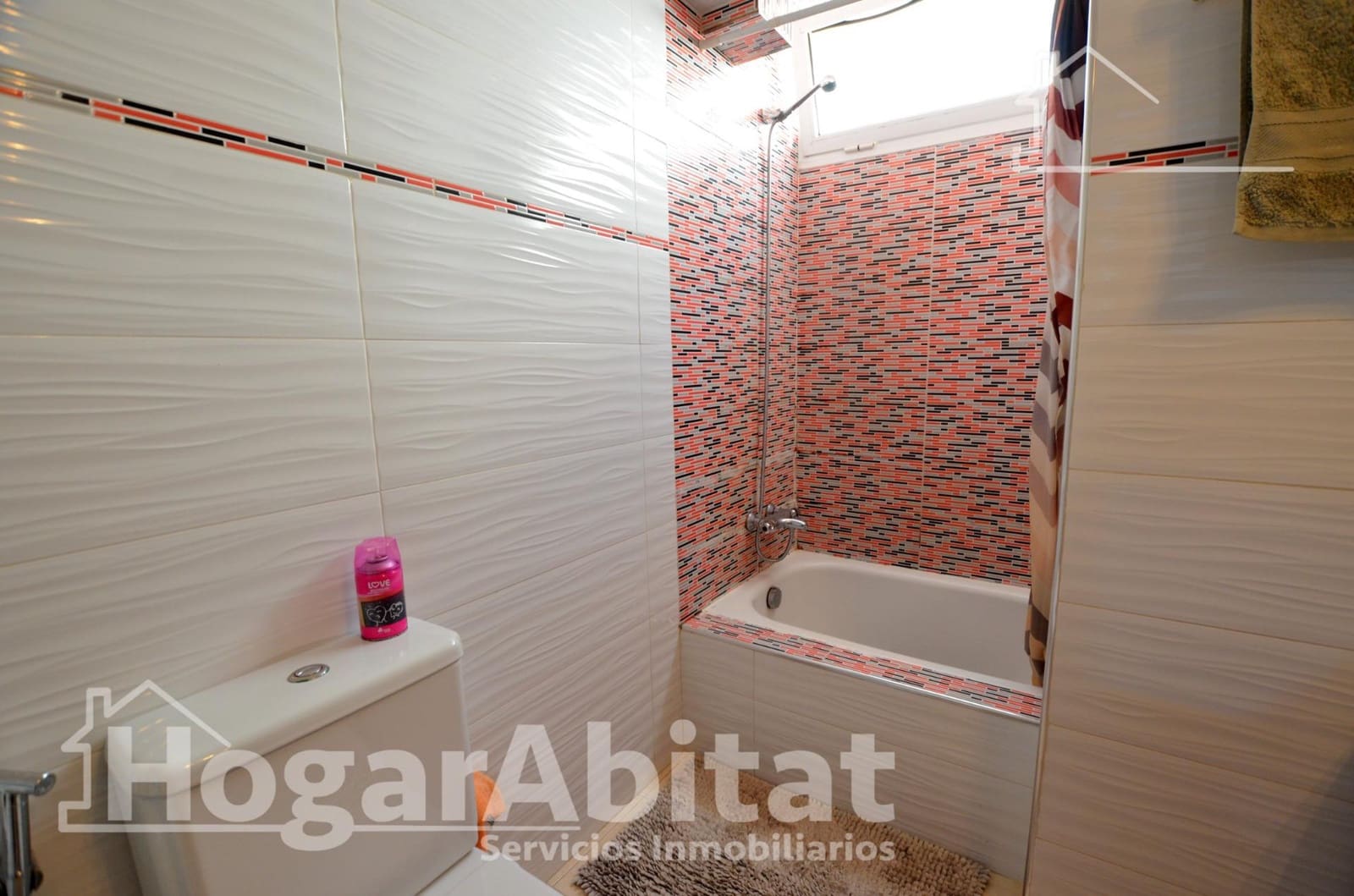 4 bedroom Flat for sale in Alicante / Alacant city - € 160,000 (Ref: 10086277)
