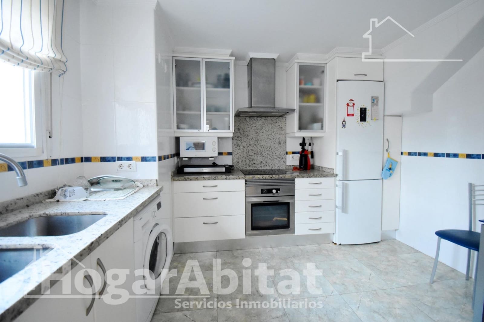 3 makuuhuone Rivitalo myytävänä paikassa Miramar mukana 
autotalli - 399 000 € (Ref: 10089785)