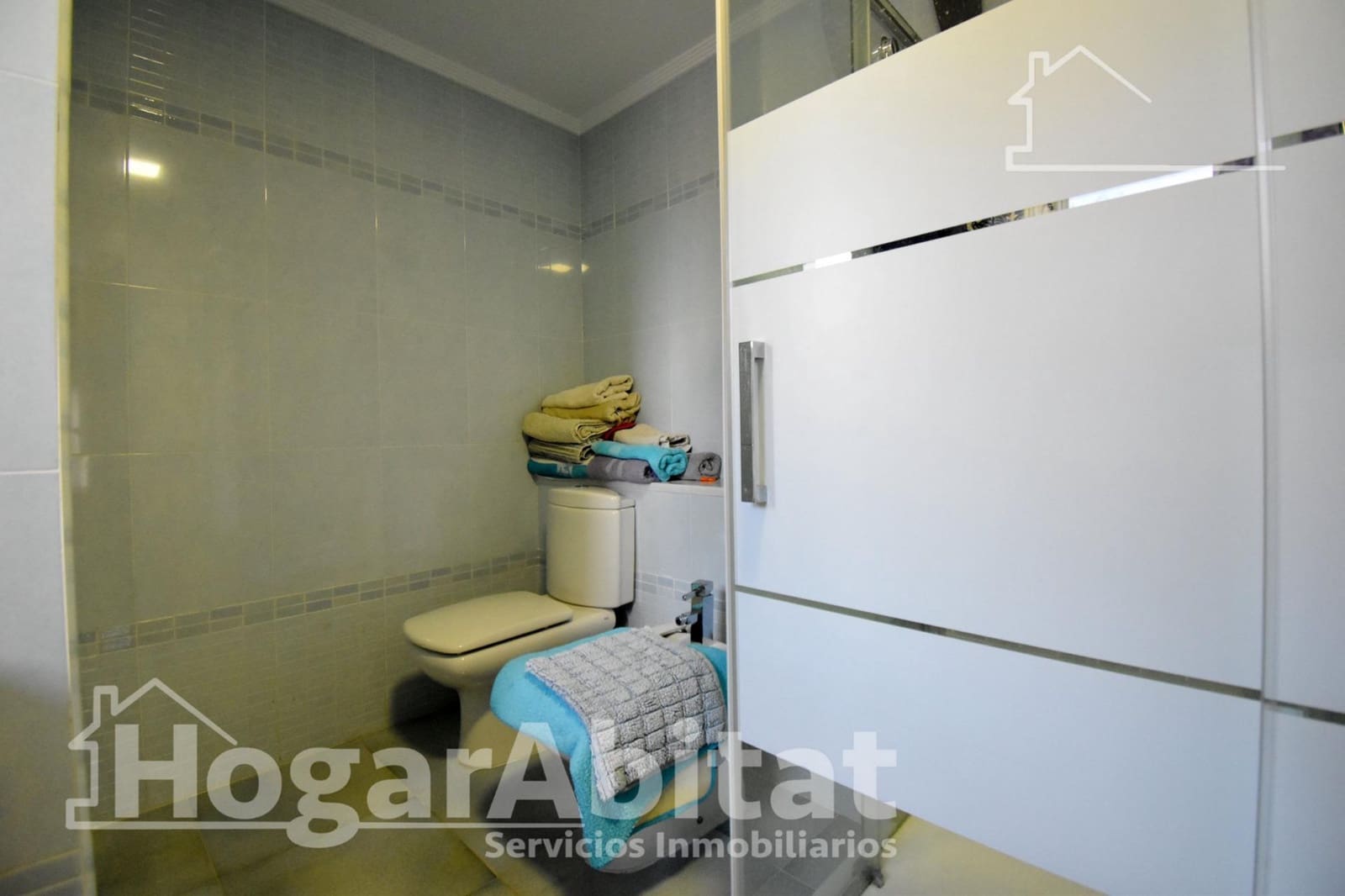 3 makuuhuone Rivitalo myytävänä paikassa Miramar mukana 
autotalli - 399 000 € (Ref: 10089785)