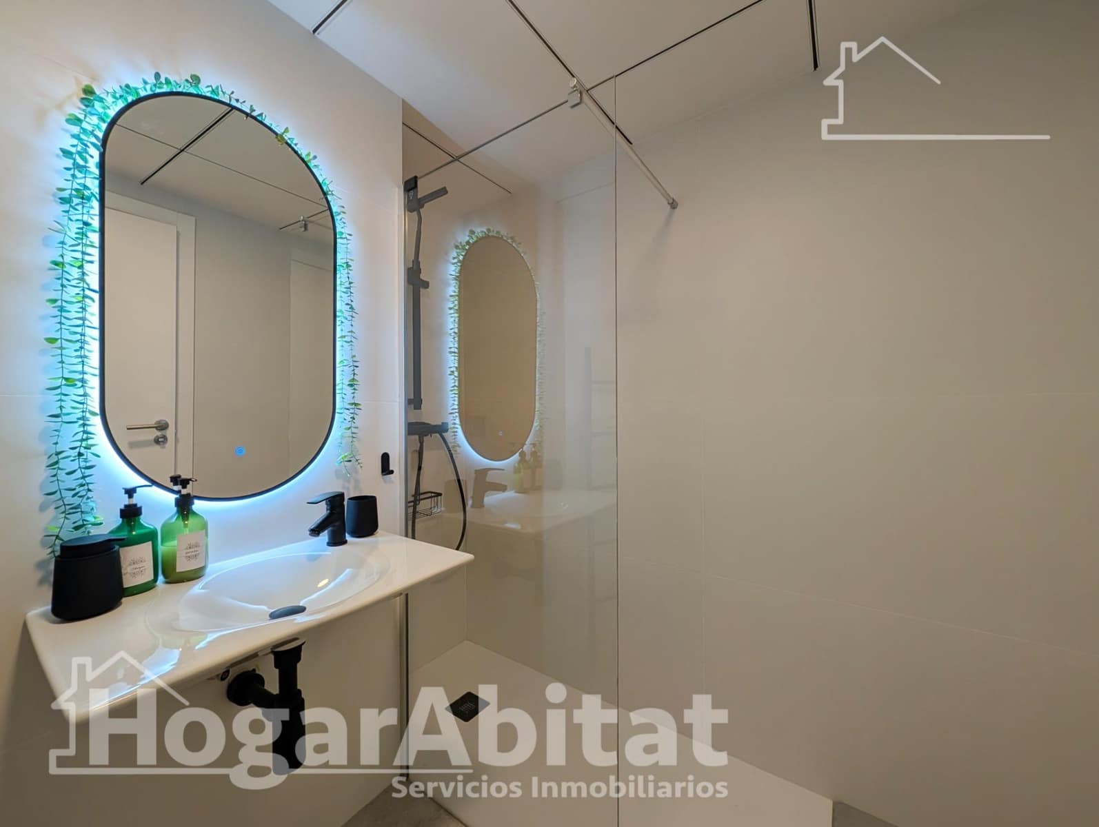 2 bedroom Flat for sale in Alicante / Alacant city with garage - € 299,000 (Ref: 10089789)