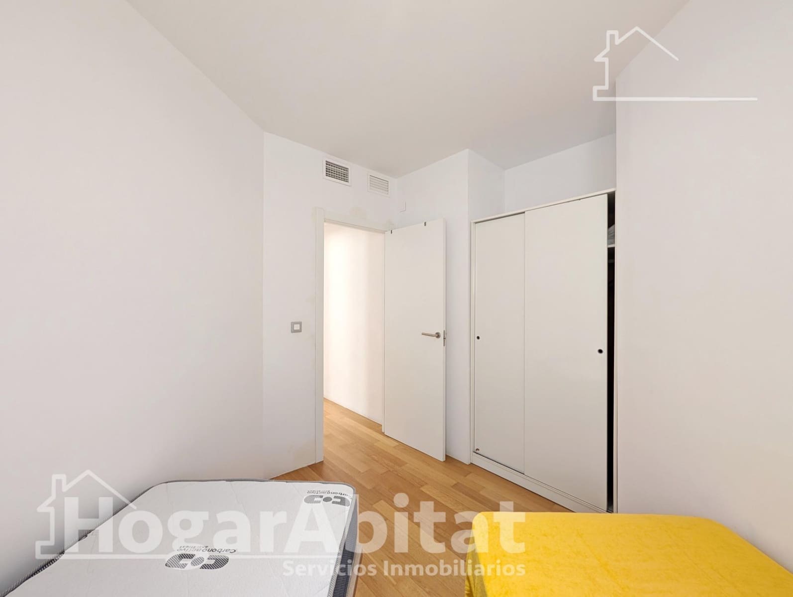 2 bedroom Flat for sale in Alicante / Alacant city with garage - € 299,000 (Ref: 10089789)