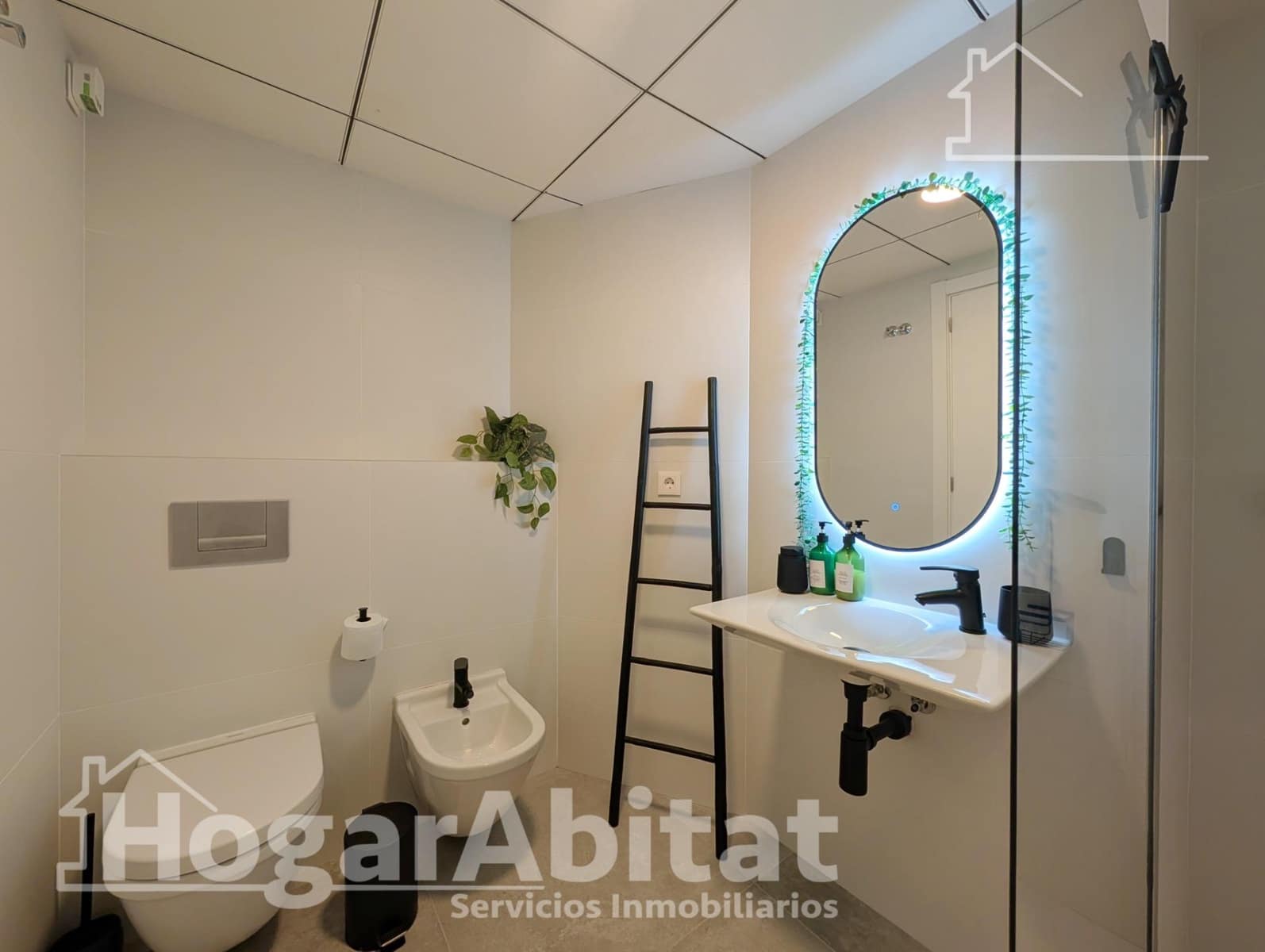 2 bedroom Flat for sale in Alicante / Alacant city with garage - € 299,000 (Ref: 10089789)