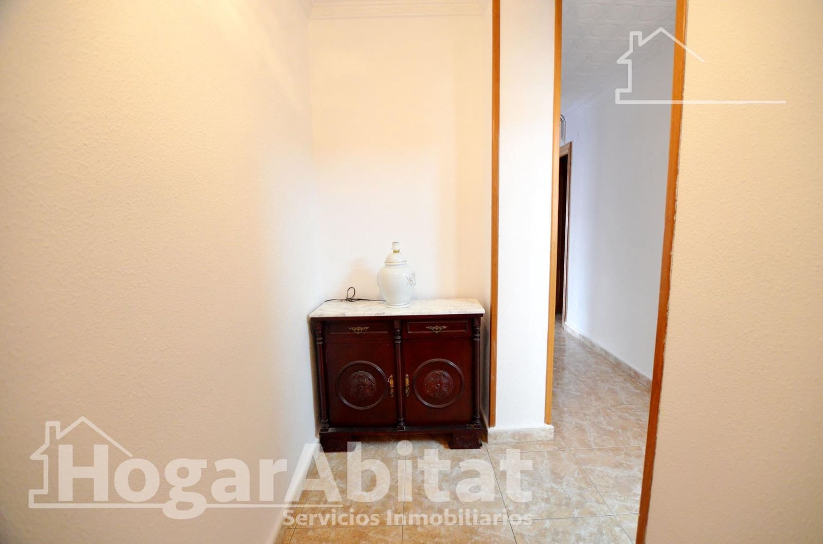 3 bedroom Flat for sale in Alicante / Alacant city - € 180,000 (Ref: 10089794)