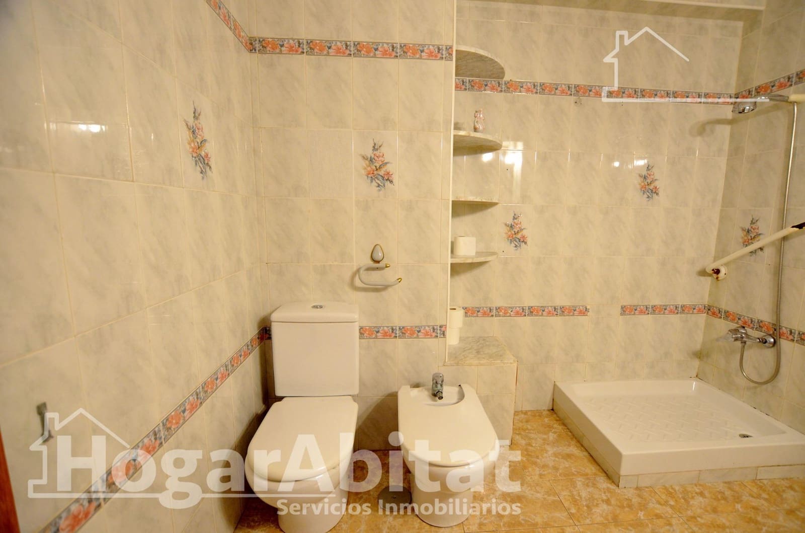 3 bedroom Flat for sale in Alicante / Alacant city - € 180,000 (Ref: 10089794)