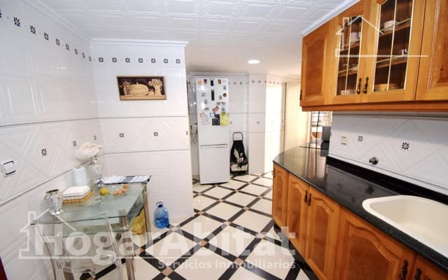 4 sovrum Lägenhet till salu i Picassent - 250 000 € (Ref: 10089795)