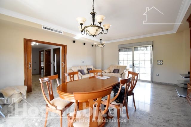 4 Zimmer Villa zu verkaufen in Gandia mit Pool Garage - 680.000 € (Ref: 10094782)