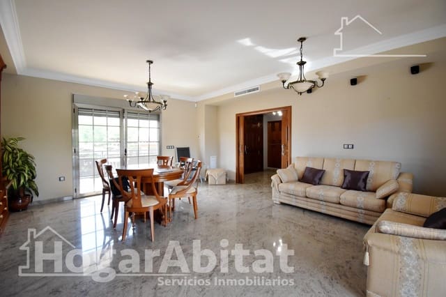4 Zimmer Villa zu verkaufen in Gandia mit Pool Garage - 680.000 € (Ref: 10094782)