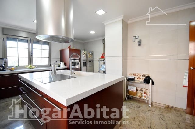 4 Zimmer Villa zu verkaufen in Gandia mit Pool Garage - 680.000 € (Ref: 10094782)