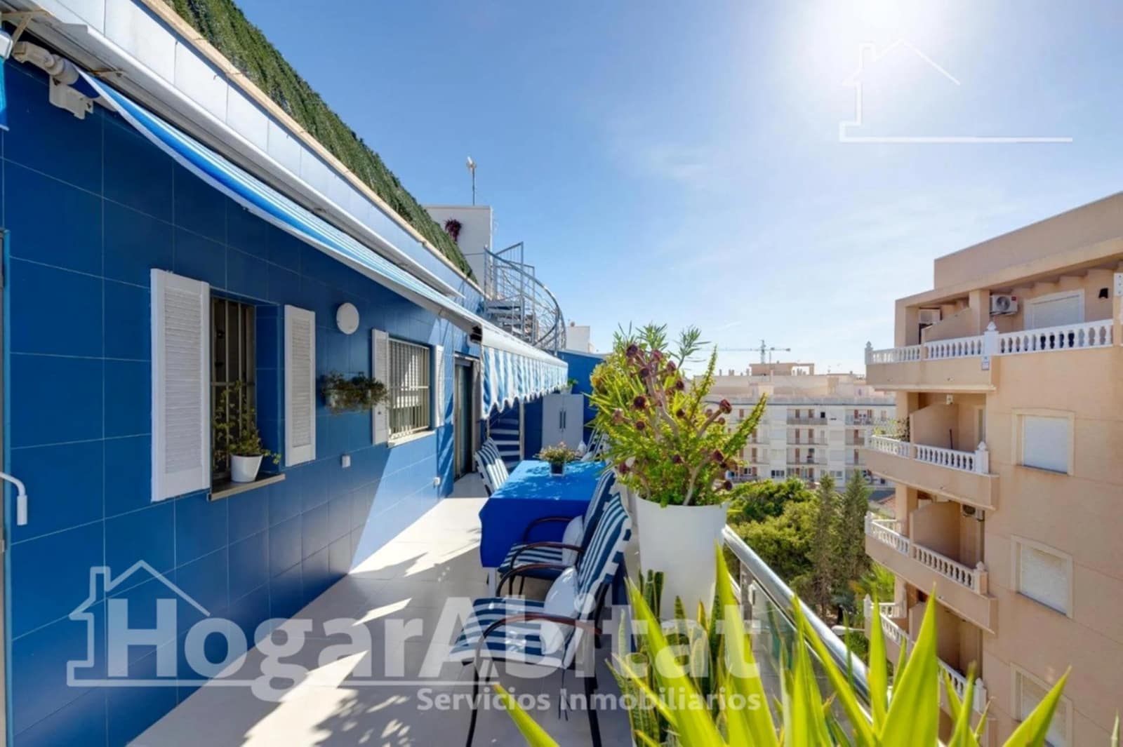 3 soverom Penthouse til salgs i Torrevieja med svømmebasseng garasje - € 329 000 (Ref: 10100254)
