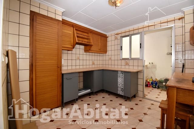 4 bedroom Flat for sale in Ondara - € 245,000 (Ref: 10100257)