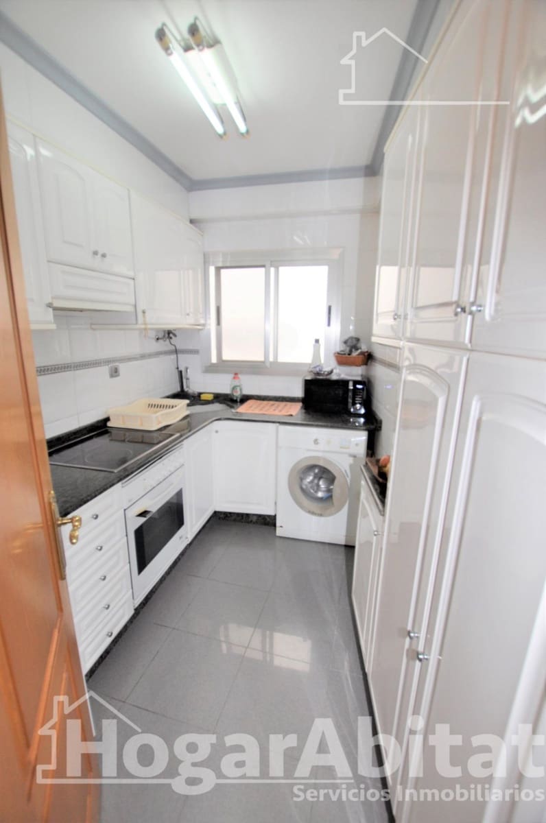 Piso de 3 habitaciones en Llíria en venta con garaje - 150.000 € (Ref: 10102705)