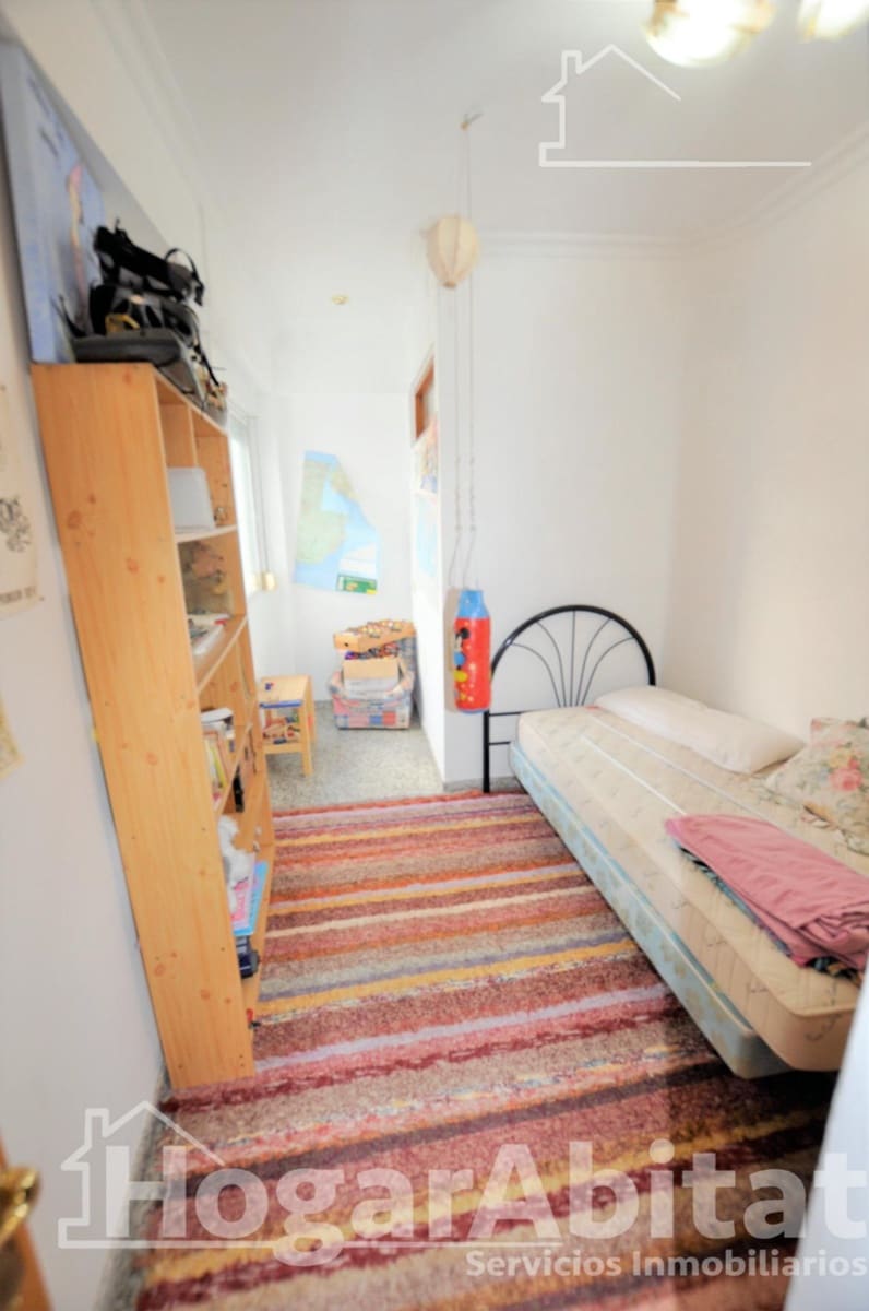 Piso de 3 habitaciones en Llíria en venta con garaje - 150.000 € (Ref: 10102705)