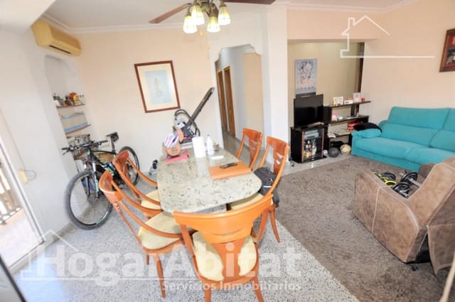 Piso de 3 habitaciones en Llíria en venta con garaje - 150.000 € (Ref: 10102705)