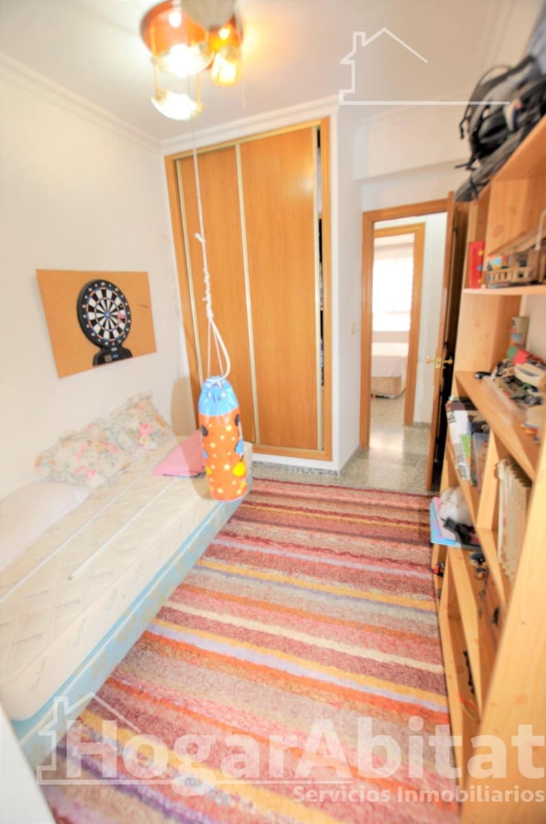 Piso de 3 habitaciones en Llíria en venta con garaje - 150.000 € (Ref: 10102705)