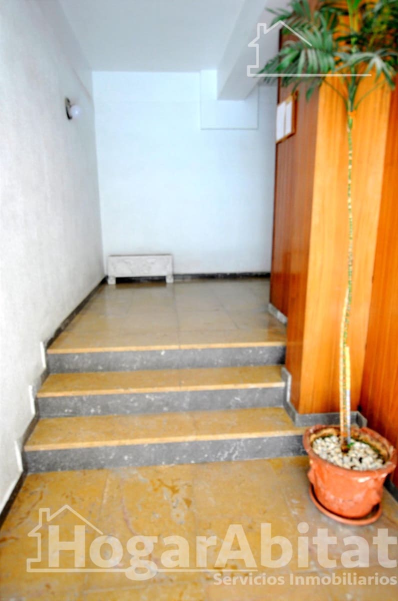 Piso de 3 habitaciones en Llíria en venta con garaje - 150.000 € (Ref: 10102705)