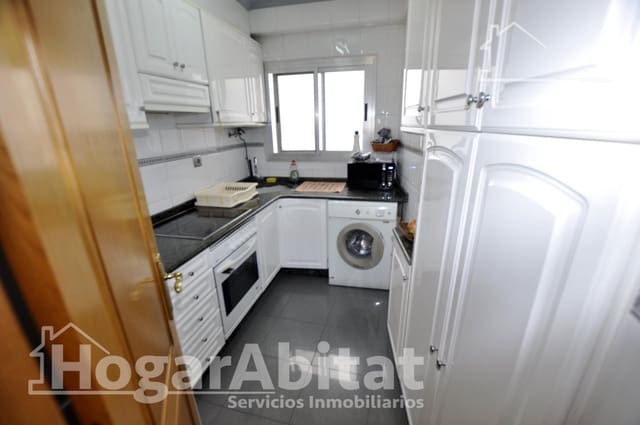Piso de 3 habitaciones en Llíria en venta con garaje - 150.000 € (Ref: 10102705)