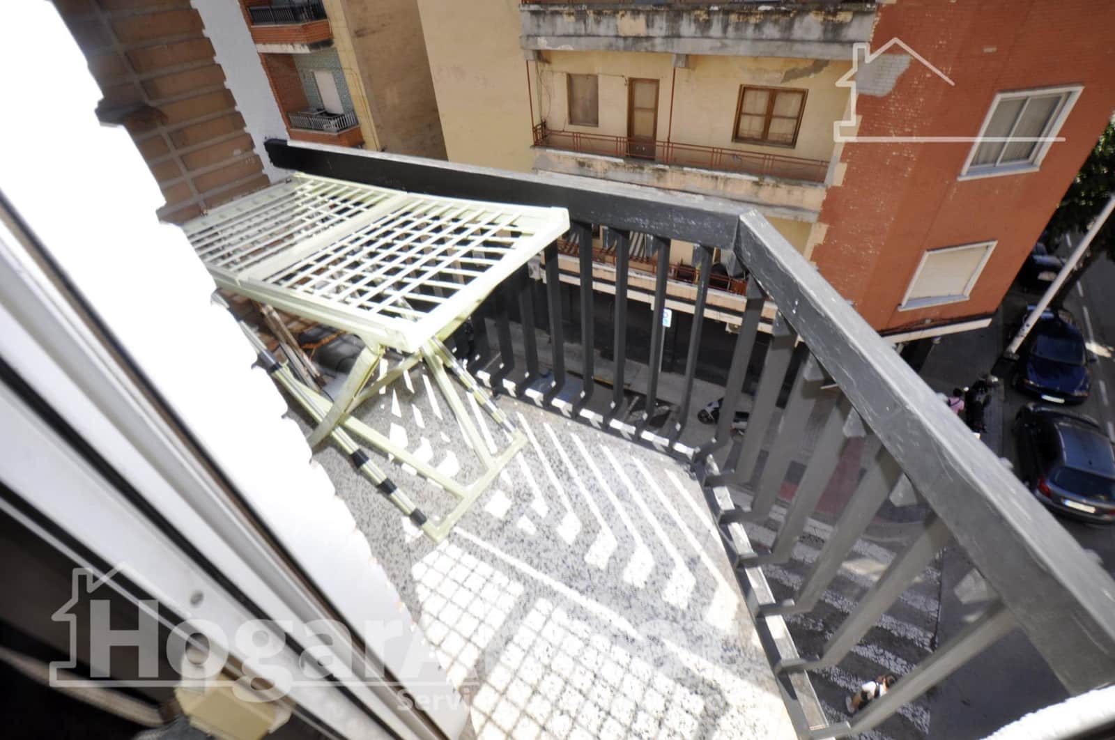 Piso de 3 habitaciones en Llíria en venta con garaje - 150.000 € (Ref: 10102705)