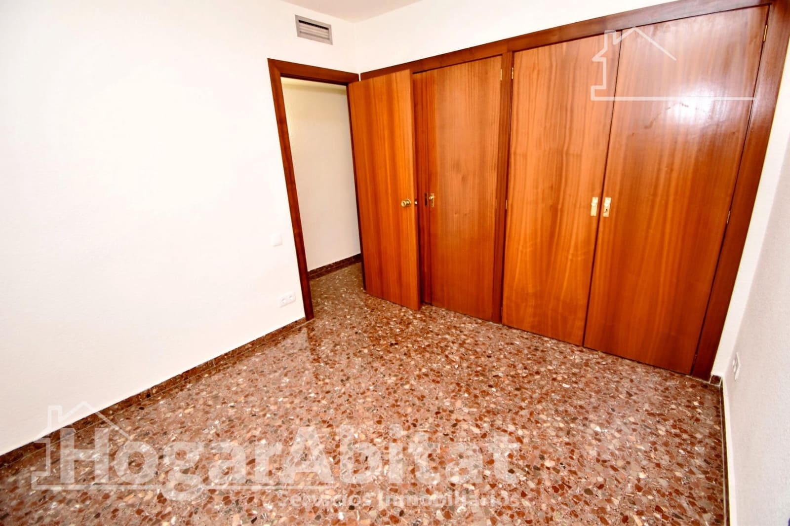 Appartement de 4 chambres à louer à Valence ville - 1 400 € (Ref: 10102706)