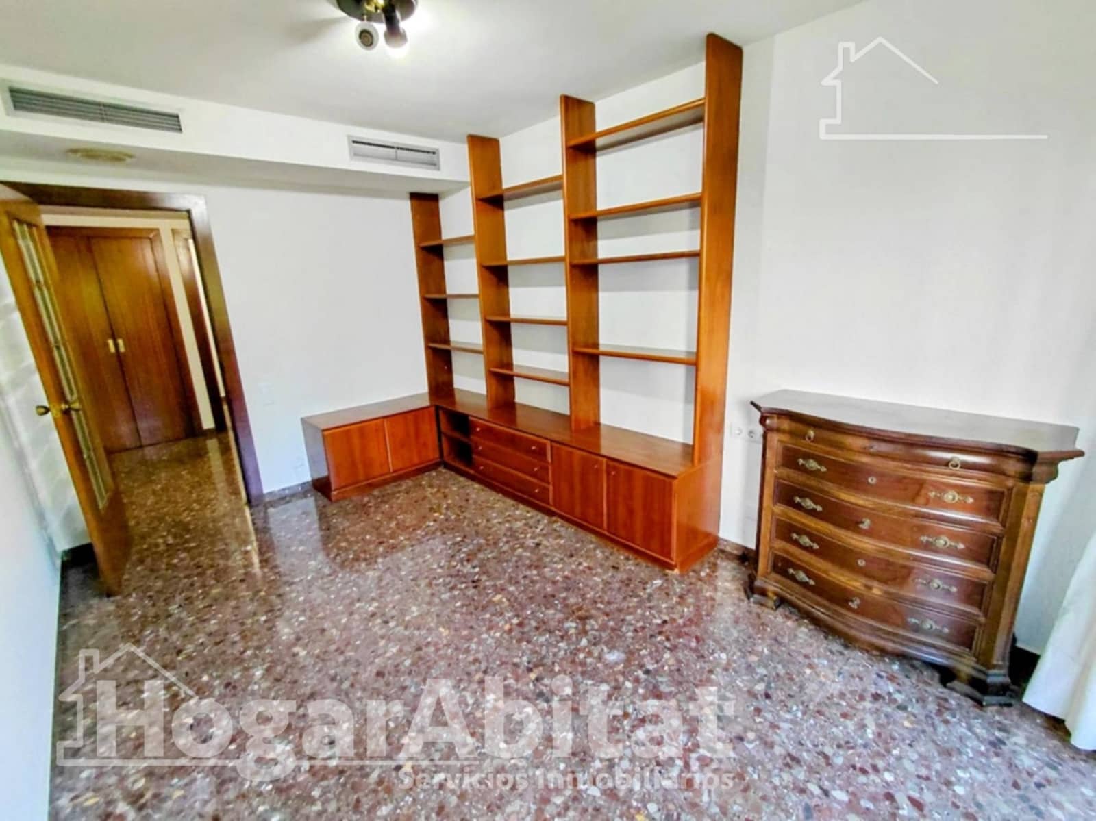 Appartement de 4 chambres à louer à Valence ville - 1 400 € (Ref: 10102706)