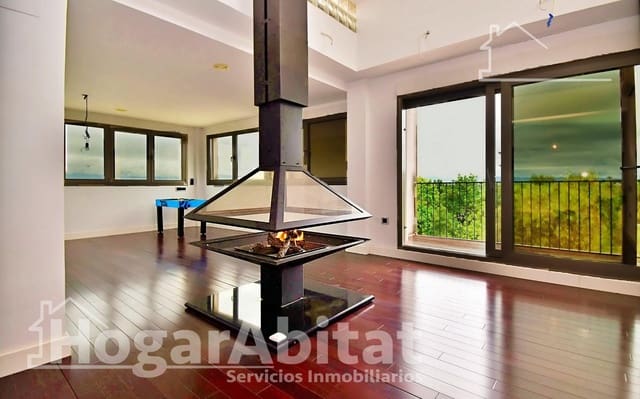 4 slaapkamer Penthouse te koop in La Pobla del Duc met zwembad garage - € 250.000 (Ref: 10102720)