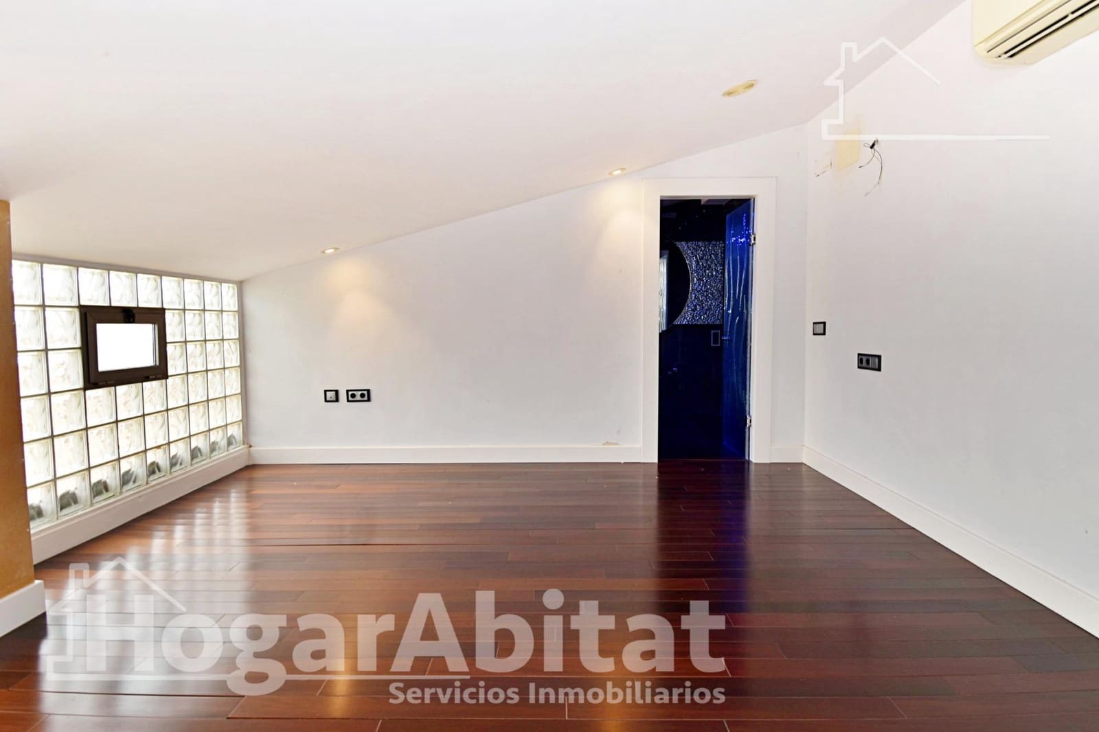4 slaapkamer Penthouse te koop in La Pobla del Duc met zwembad garage - € 250.000 (Ref: 10102720)