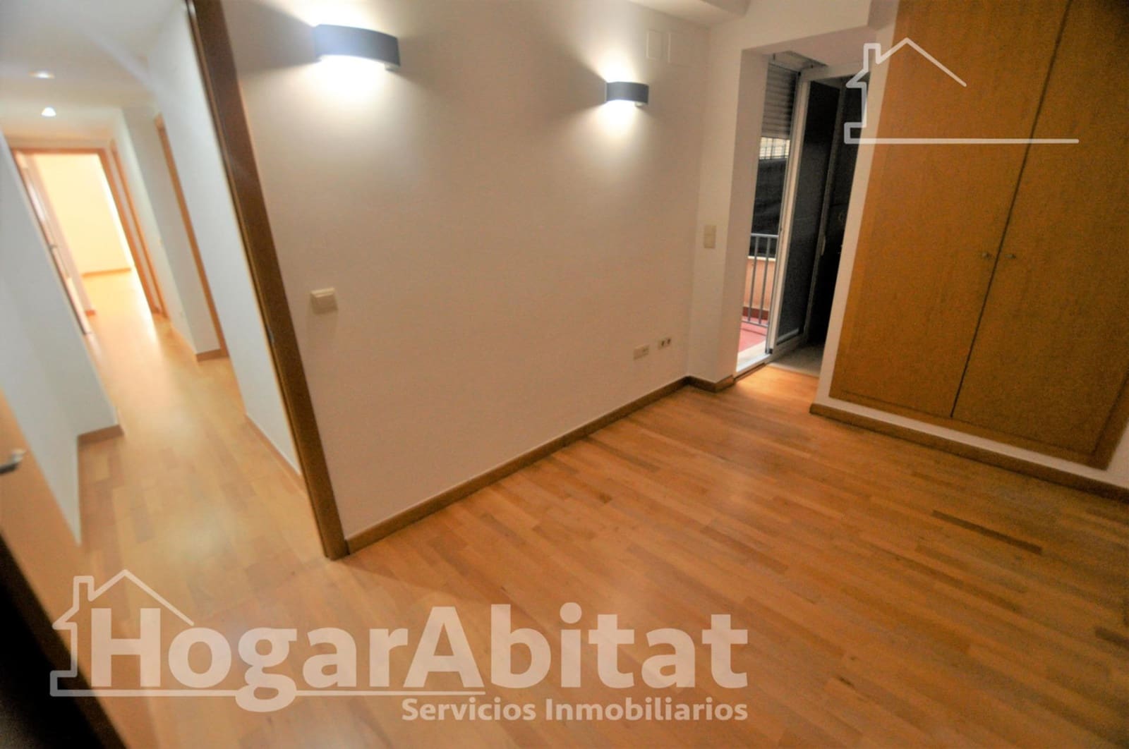 3 bedroom Flat for sale in Mislata with garage - € 295,000 (Ref: 10102727)