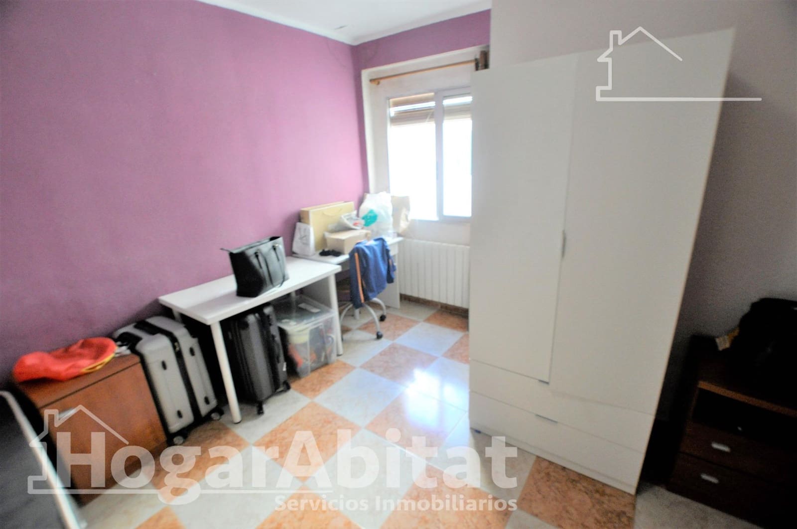 4 bedroom Flat for sale in Valencia city - € 225,000 (Ref: 10109831)