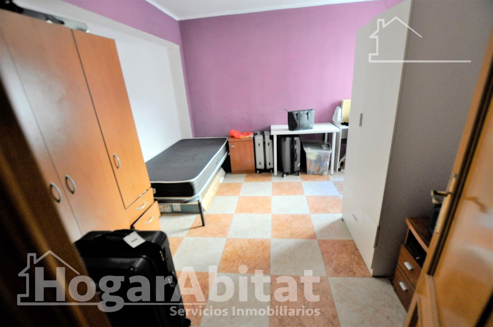 4 bedroom Flat for sale in Valencia city - € 225,000 (Ref: 10109831)