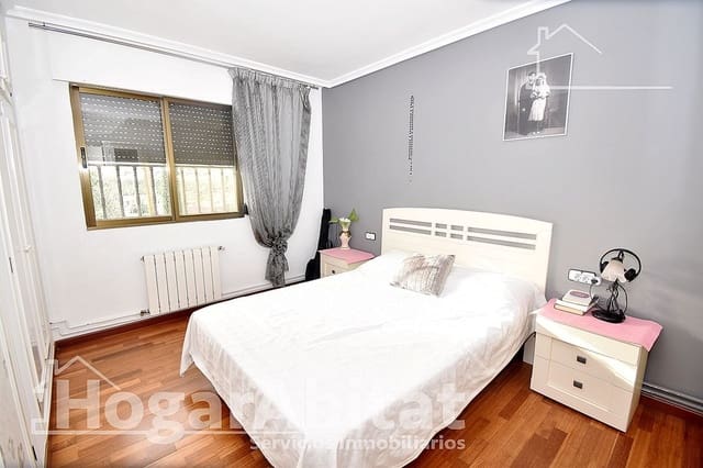 4 Zimmer Villa zu verkaufen in Borriol mit Pool Garage - 265.000 € (Ref: 10109832)