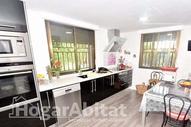 4 Zimmer Villa zu verkaufen in Borriol mit Pool Garage - 265.000 € (Ref: 10109832)