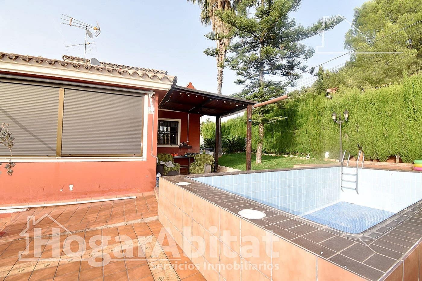4 bedroom Villa for sale in Borriol with pool garage - € 265,000 (Ref: 10109832)