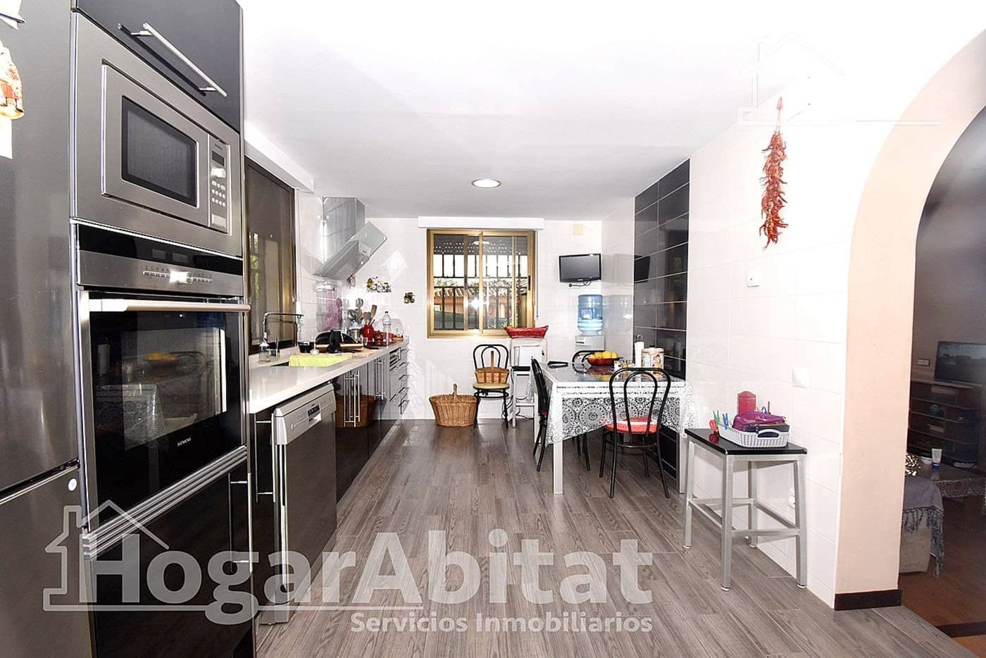 4 bedroom Villa for sale in Borriol with pool garage - € 265,000 (Ref: 10109832)