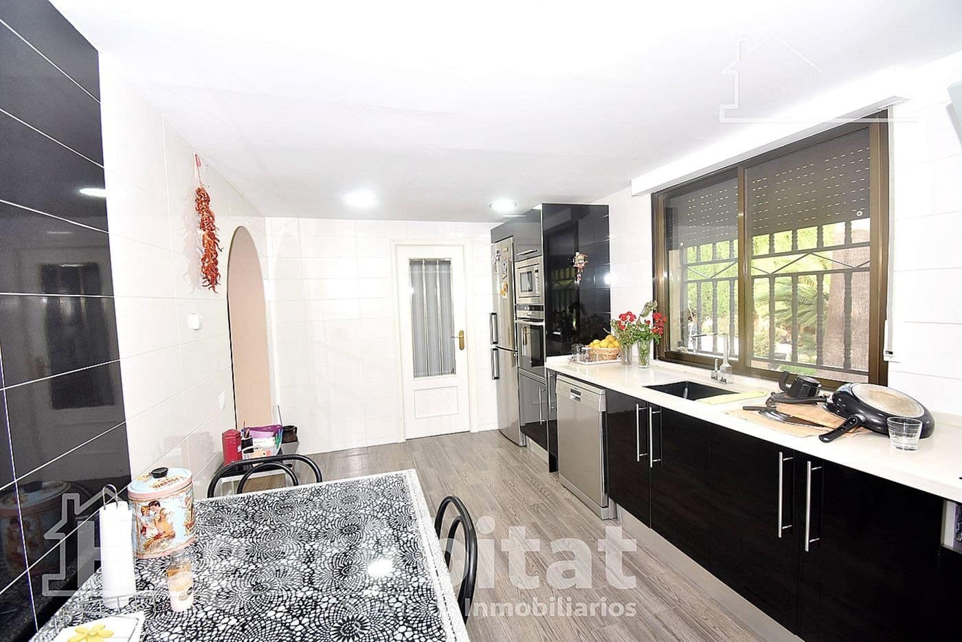 4 bedroom Villa for sale in Borriol with pool garage - € 265,000 (Ref: 10109832)