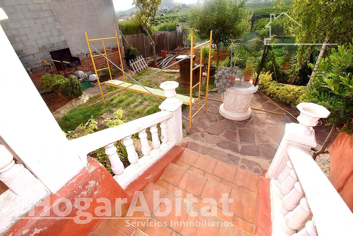 4 bedroom Villa for sale in Borriol with pool garage - € 265,000 (Ref: 10109832)