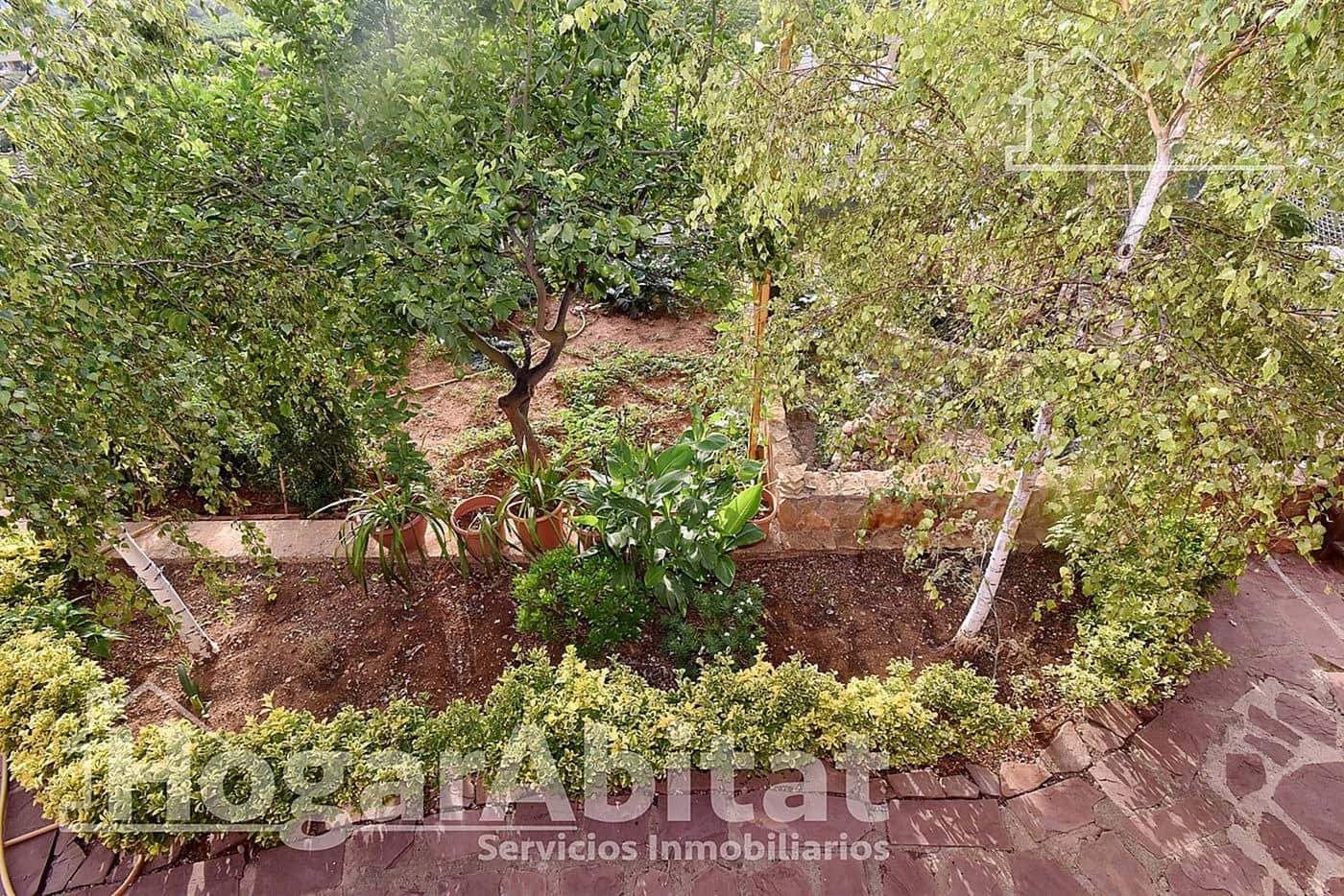 4 bedroom Villa for sale in Borriol with pool garage - € 265,000 (Ref: 10109832)