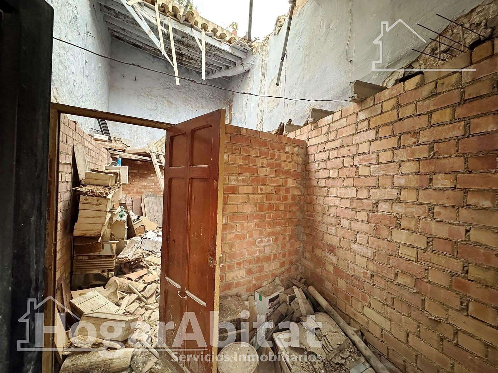 Townhouse for sale in Borriol with garage - € 48,000 (Ref: 10109836)