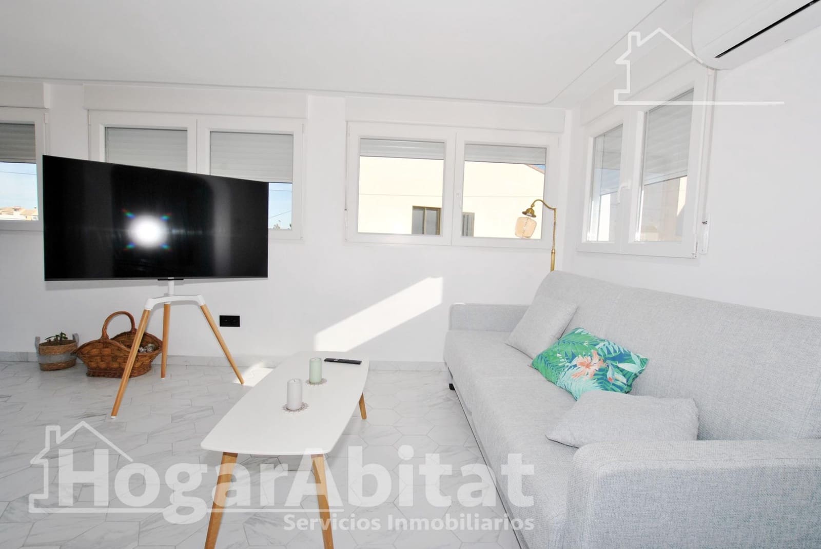 5 bedroom Townhouse for sale in Oliva with pool - € 590,000 (Ref: 10109838)