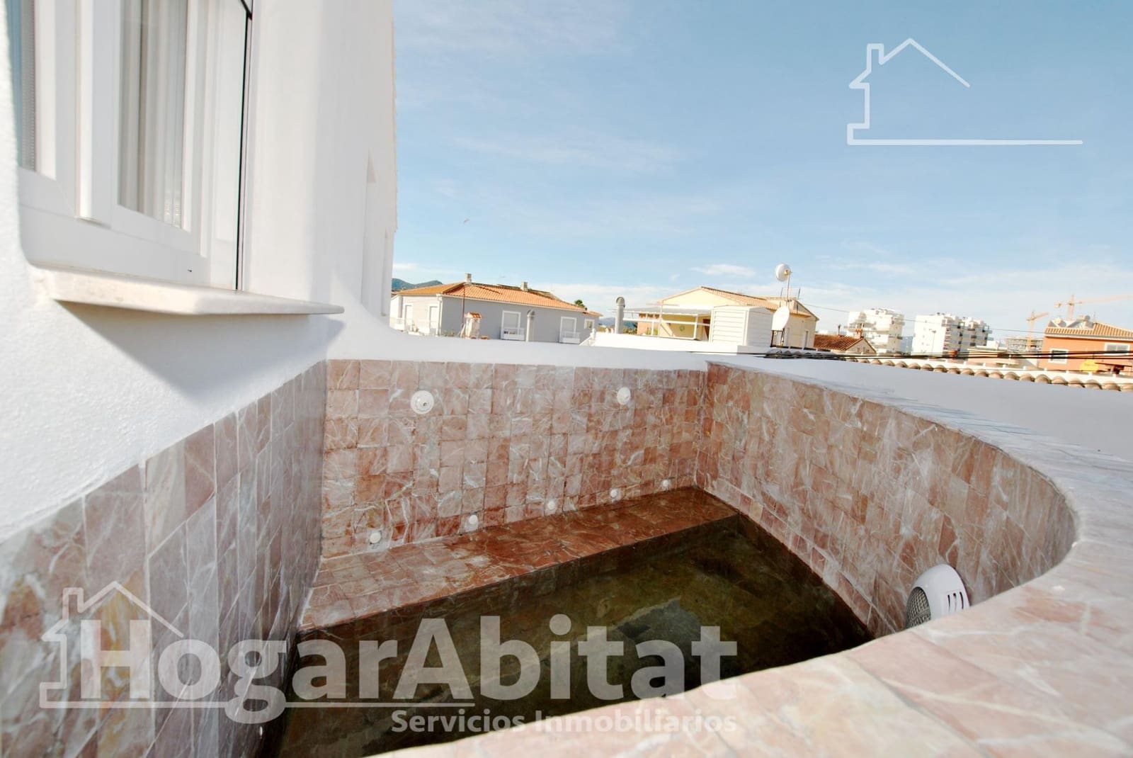 5 bedroom Townhouse for sale in Oliva with pool - € 590,000 (Ref: 10109838)
