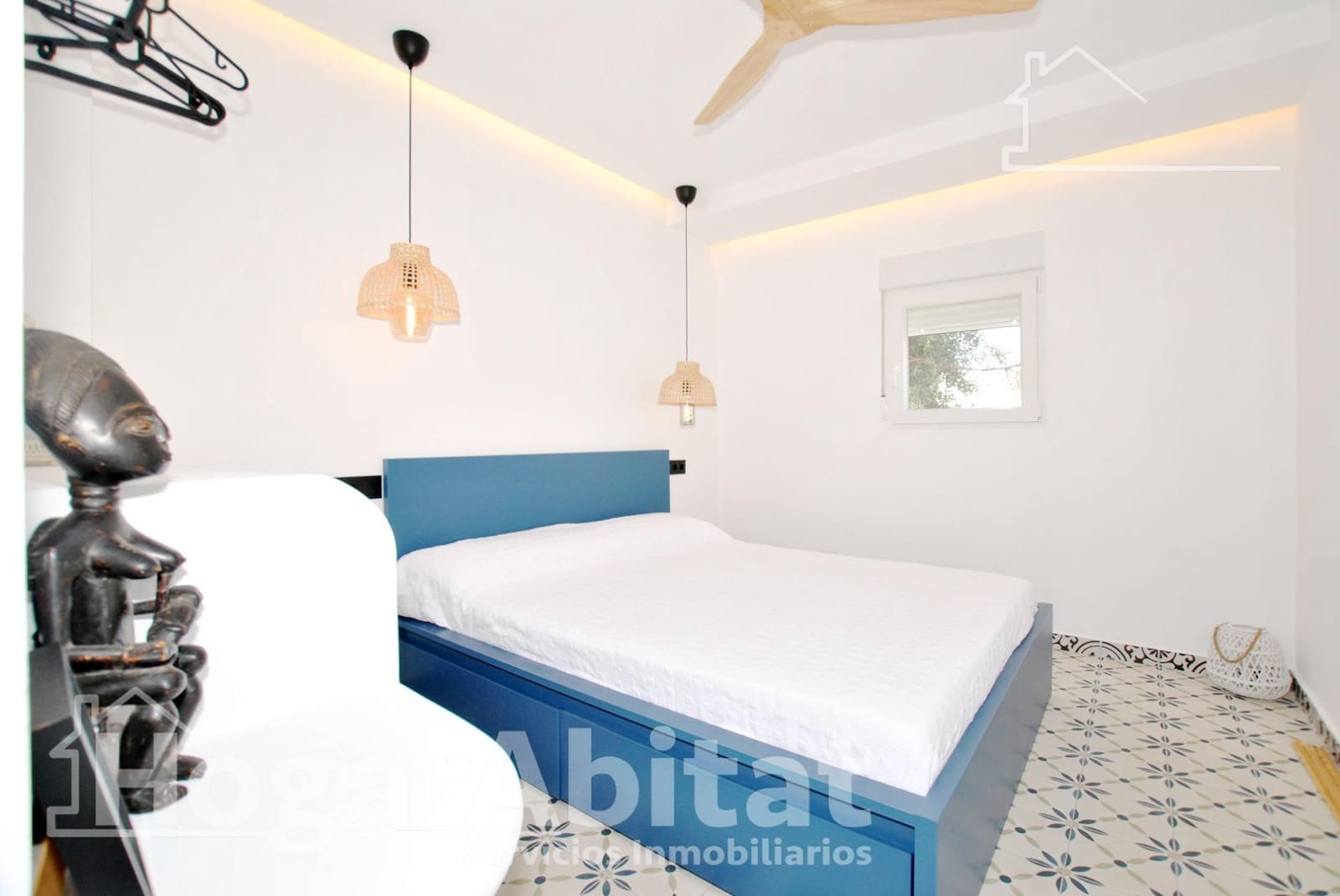 5 bedroom Townhouse for sale in Oliva with pool - € 590,000 (Ref: 10109838)