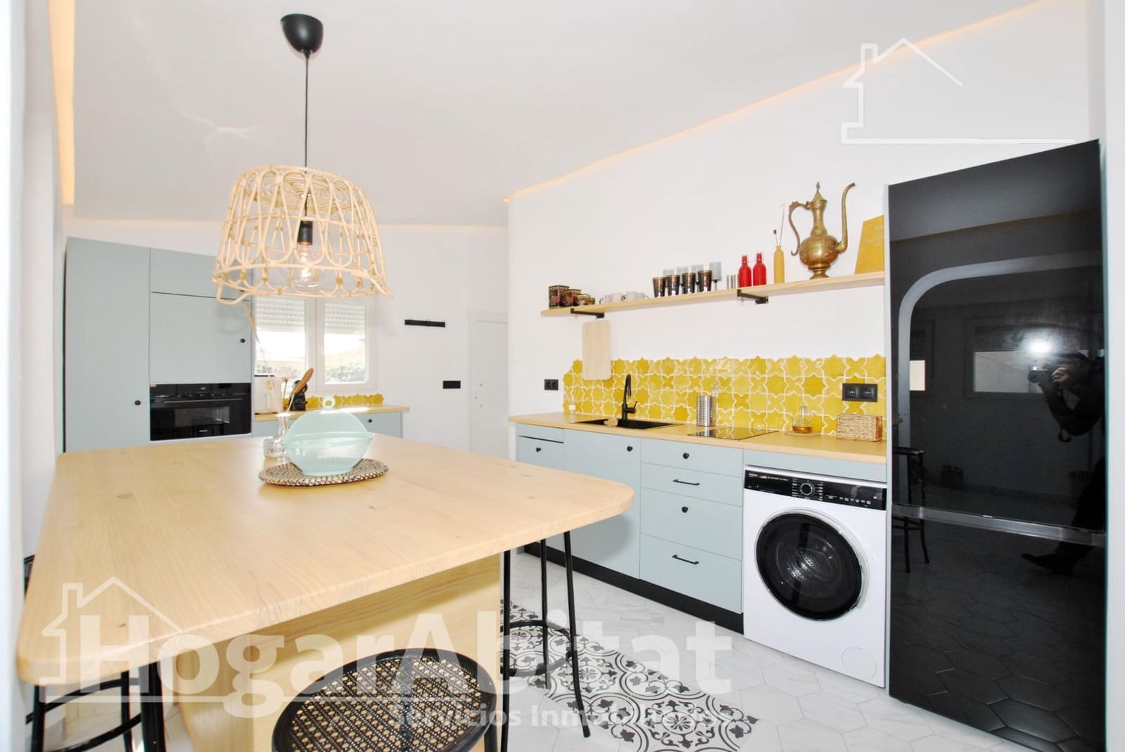 5 bedroom Townhouse for sale in Oliva with pool - € 590,000 (Ref: 10109838)