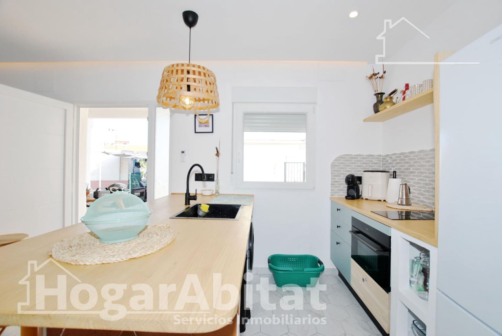 5 bedroom Townhouse for sale in Oliva with pool - € 590,000 (Ref: 10109838)